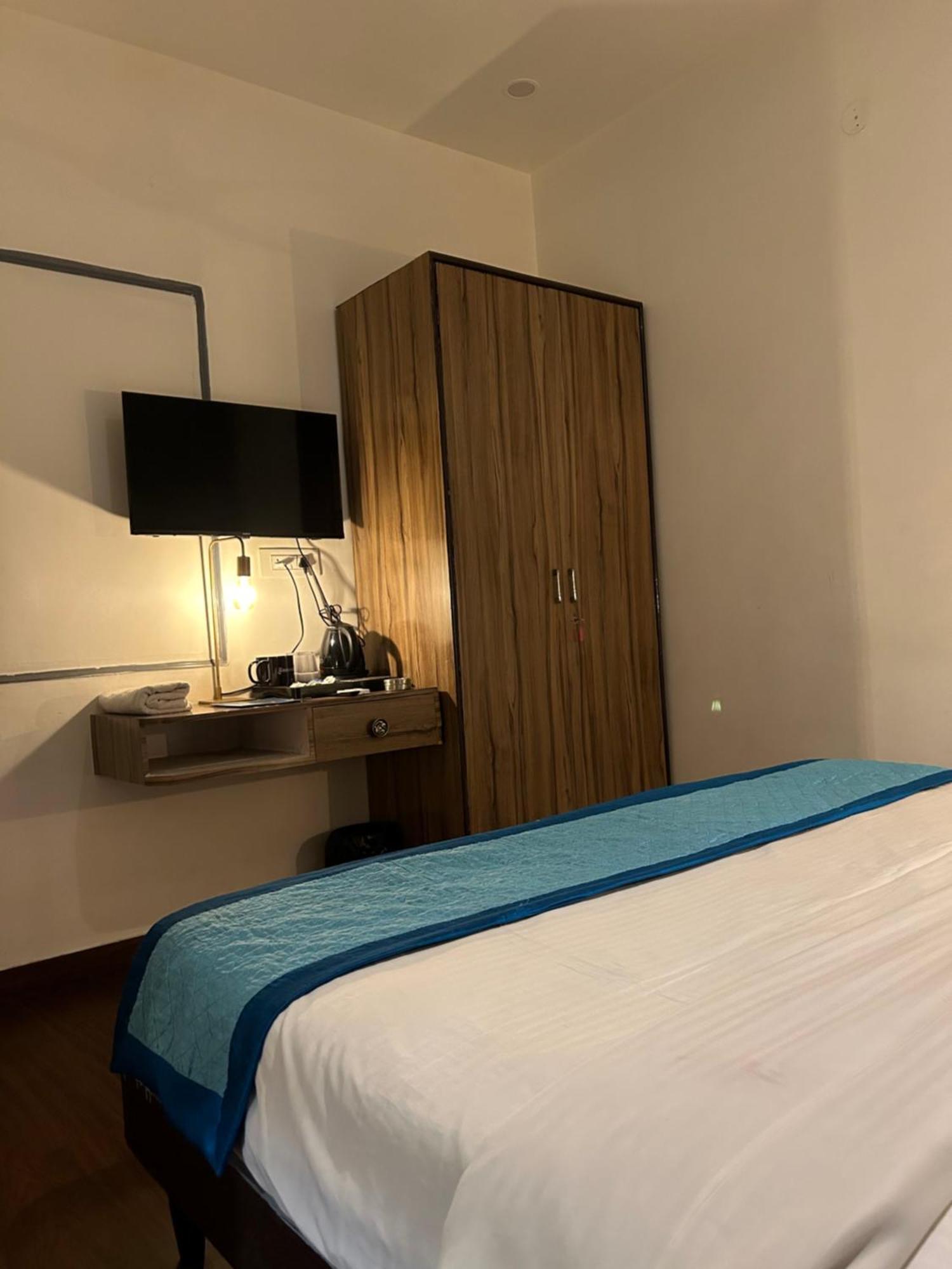 Gallivanto Inn - Rohini Delhi  Dış mekan fotoğraf